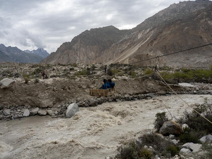 Sal crossing the Braldu River 