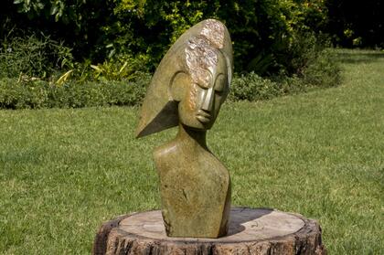 Dennis Nyanhongo - Bust
