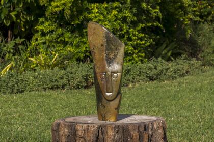 Henry Munyaradzi - Tall head