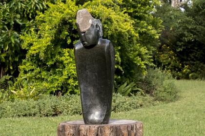 Brian Nyanhongo - Bust